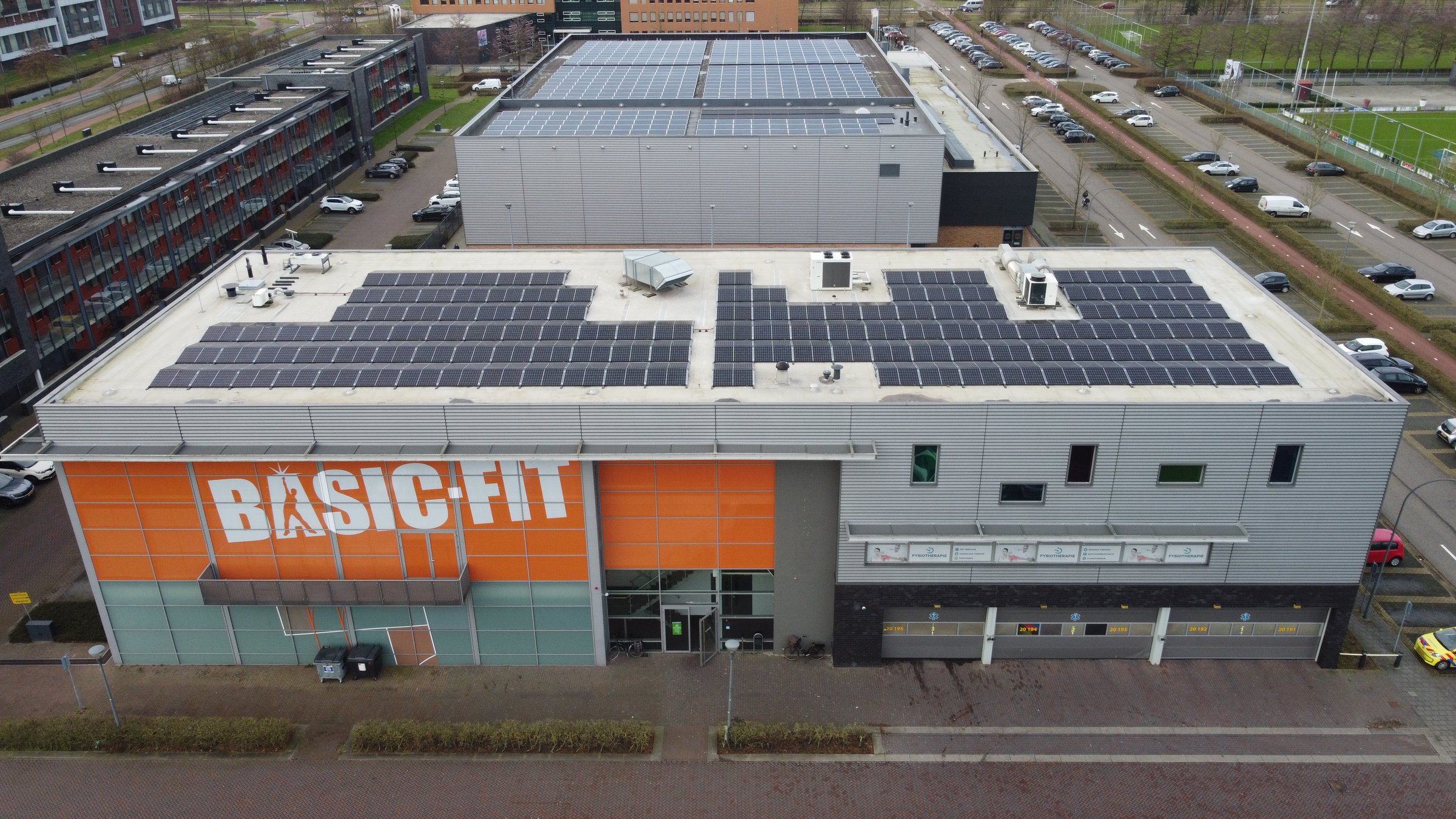 Zakelijke zonnepanelen voor Schroders in Waalwijk door Zoncoalitie