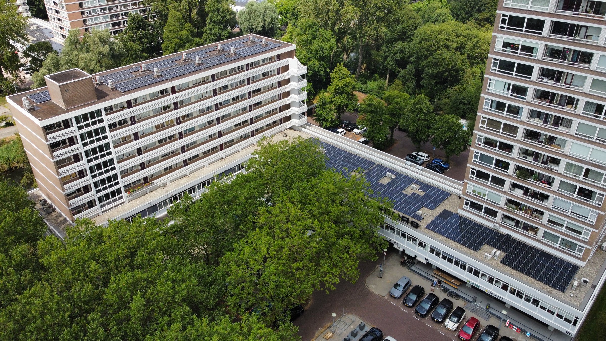 Zakelijke zonnepanelen op het dak van Egelenburg