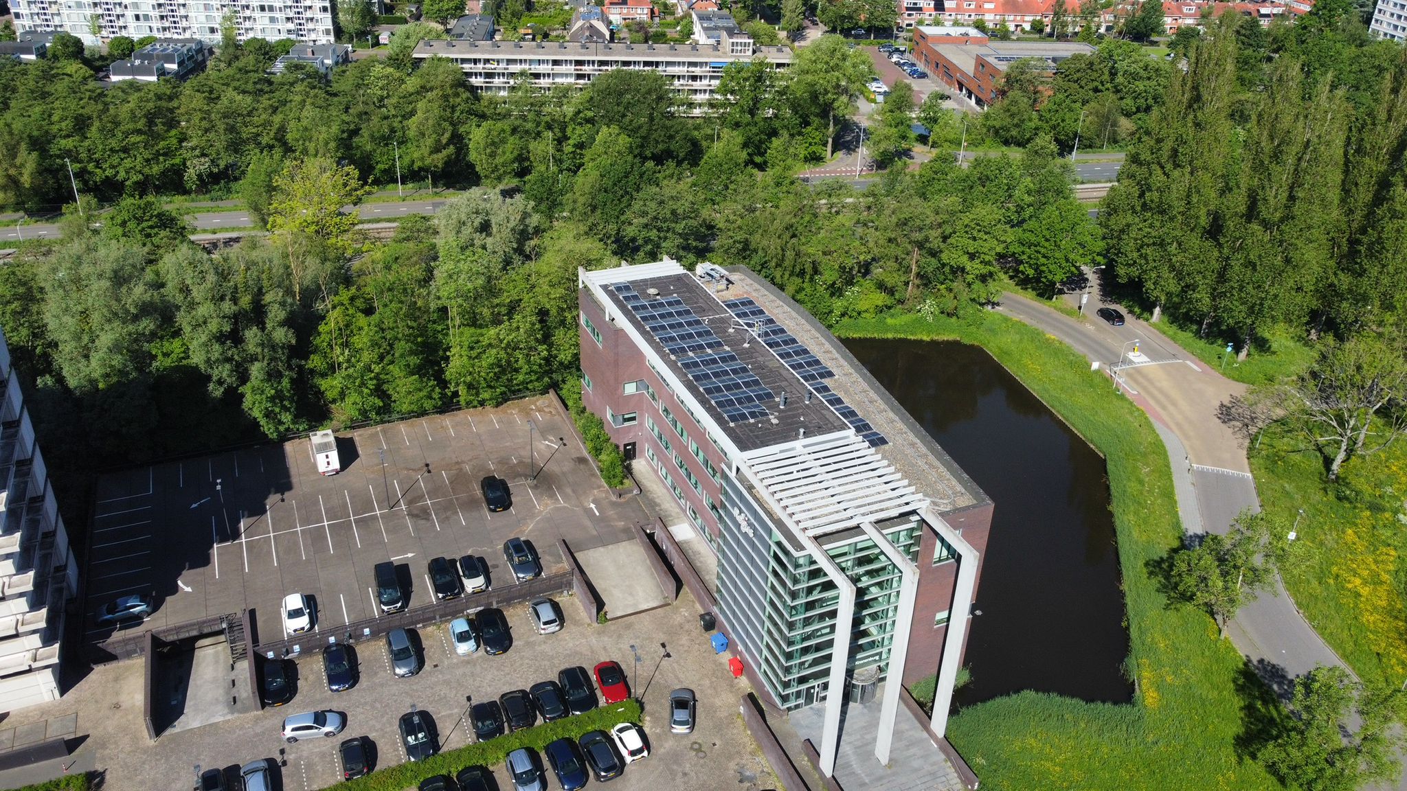 Zakelijke zonnepanelen die Zoncoalitie realiseerde voor POA